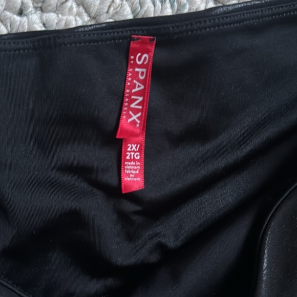 SPANX Black Bike Shorts - Picture 2 of 6
